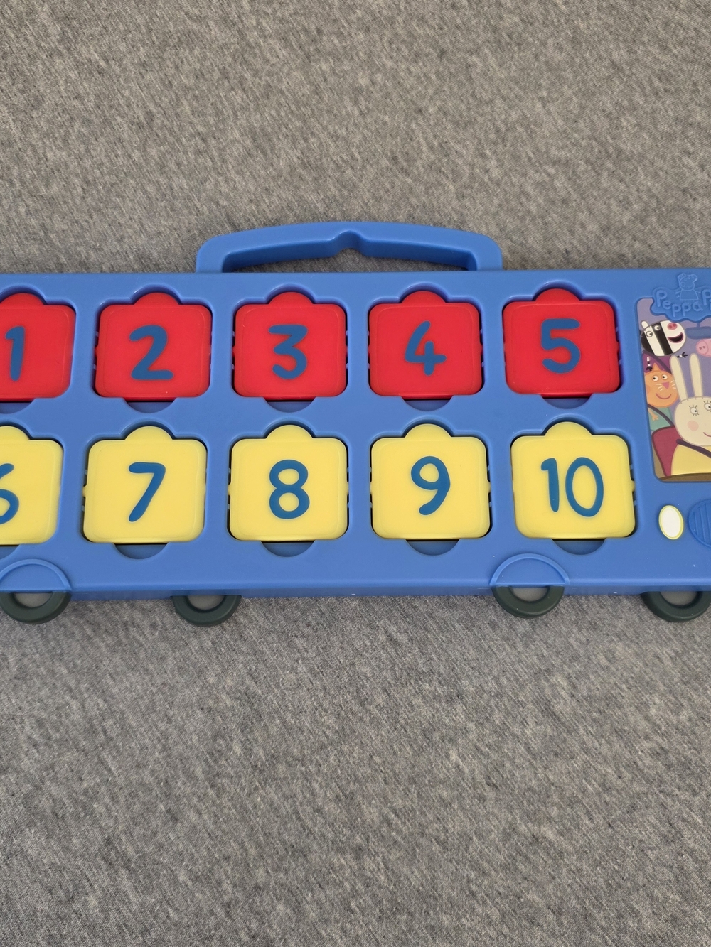 Peppa Pig Blue Counting Flip Toy with Red and Yellow Number Tiles